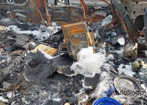 2003 Ford E-150 Recreational z USA, uszkodzony, nr VIN 1FDRE14L83HB05356